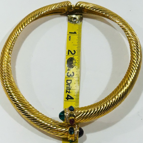 GIVENCHY Vintage Cabochon Goldtone Statement Necklace - Picture 9 of 11